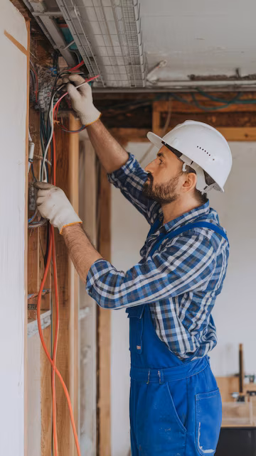 Gasfitero profesional trabajando 2